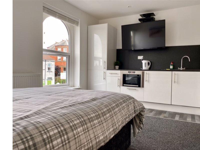 Oyo Hillcrest Studio Apartments Клиторпс Экстерьер фото